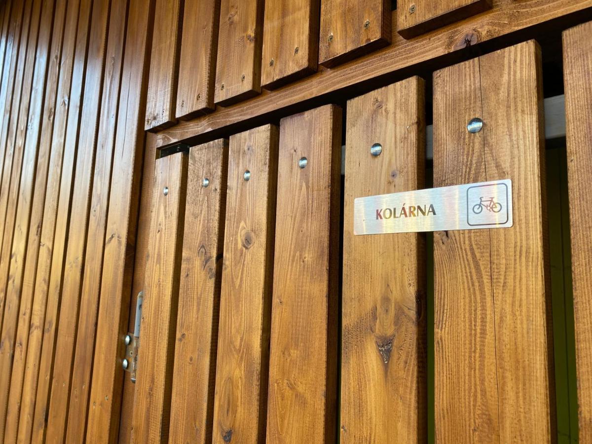 Hotel Arena Brumov Luaran gambar