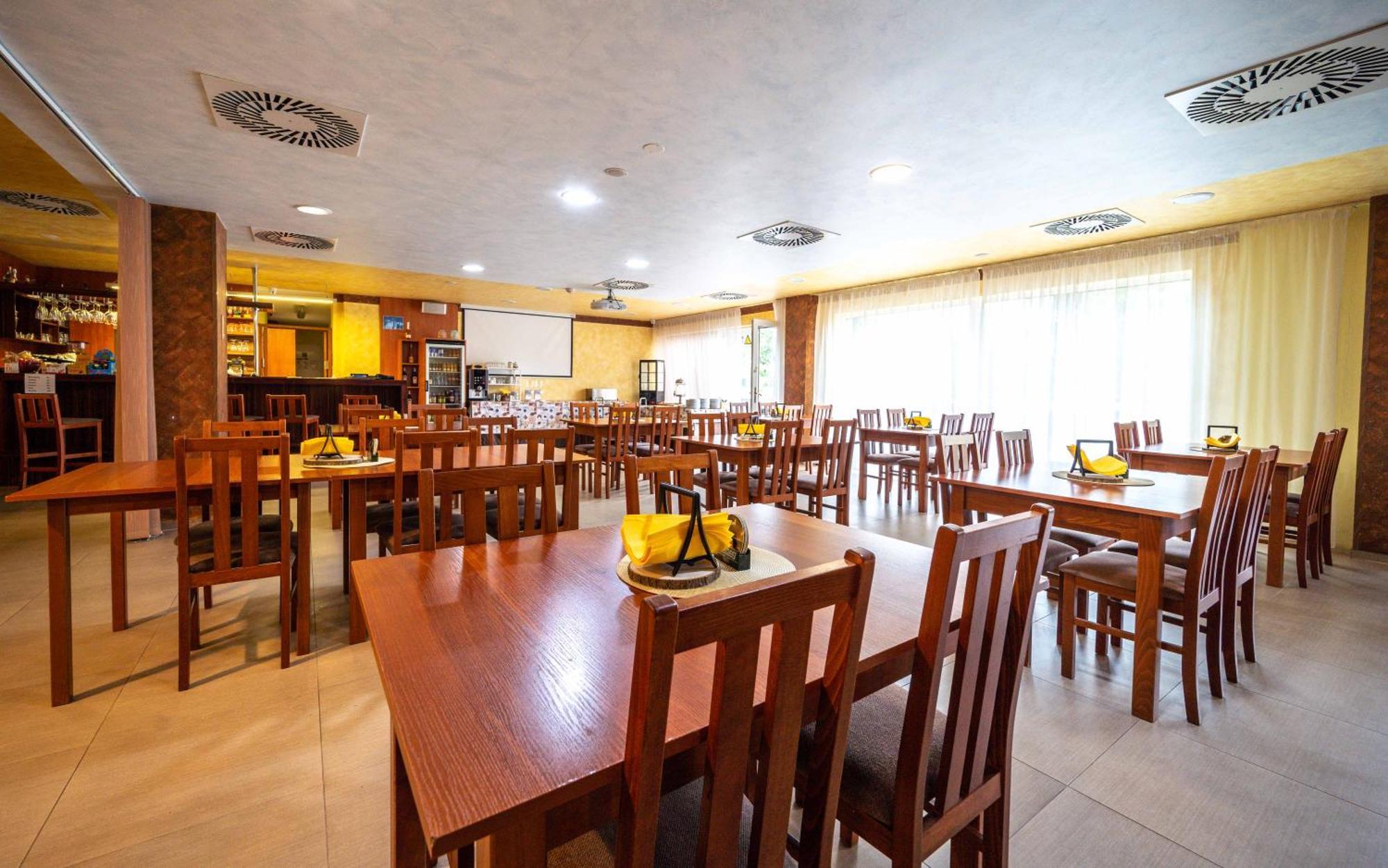 Hotel Arena Brumov Luaran gambar