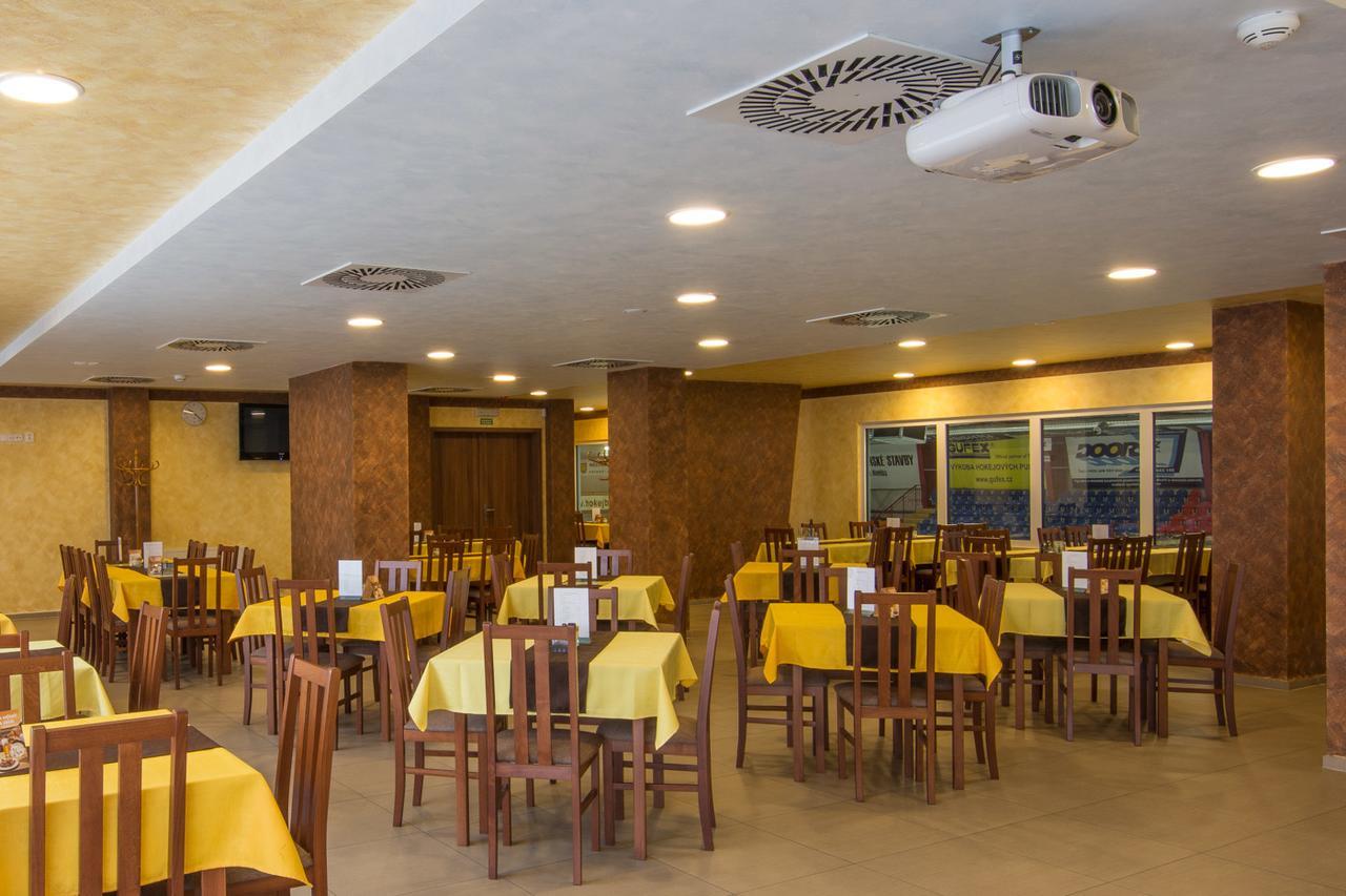 Hotel Arena Brumov Luaran gambar