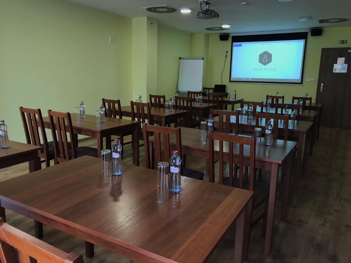 Hotel Arena Brumov Luaran gambar