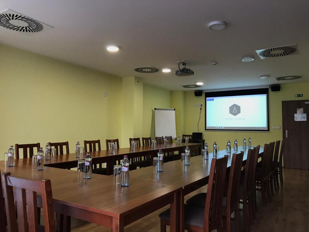 Hotel Arena Brumov Luaran gambar