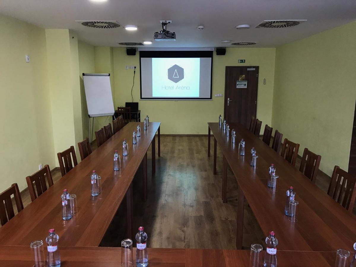 Hotel Arena Brumov Luaran gambar